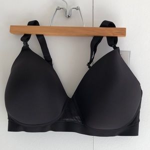 2 x Hanes Comfort Flex Fit Bras.